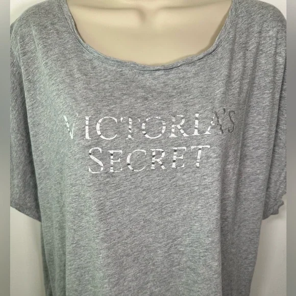 Victoria secret grey 100% cotton top with silver logo women’s size m/L - Picture 2 of 6